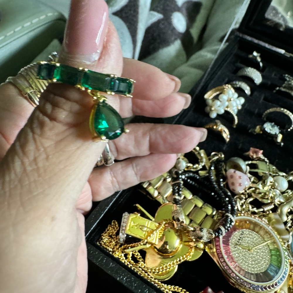 Cz Emerald Ring With Dangling Emerald - image 2